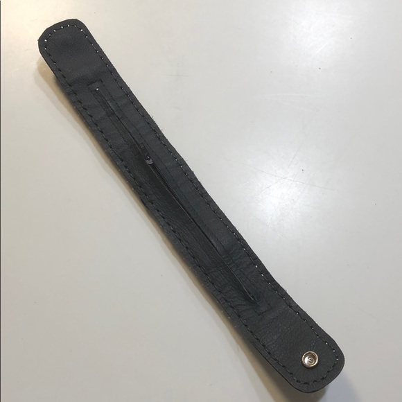 New GENUINE leather cuff bracelet. Never worn. - Picture 5 of 6